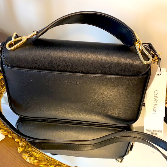 Calvin Klein statement series locking shoulder bag - Picture 3 of 8